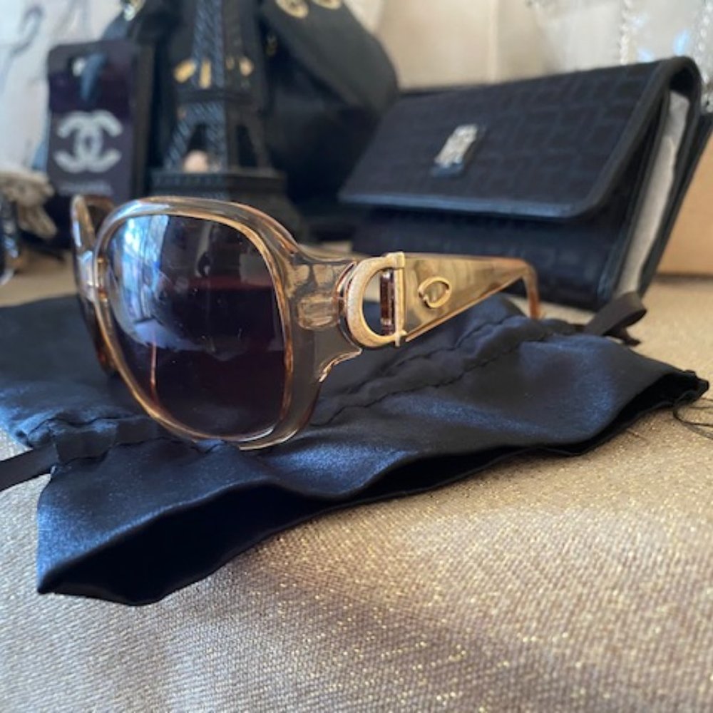 SUNGLASSES - Picture 2 of 2